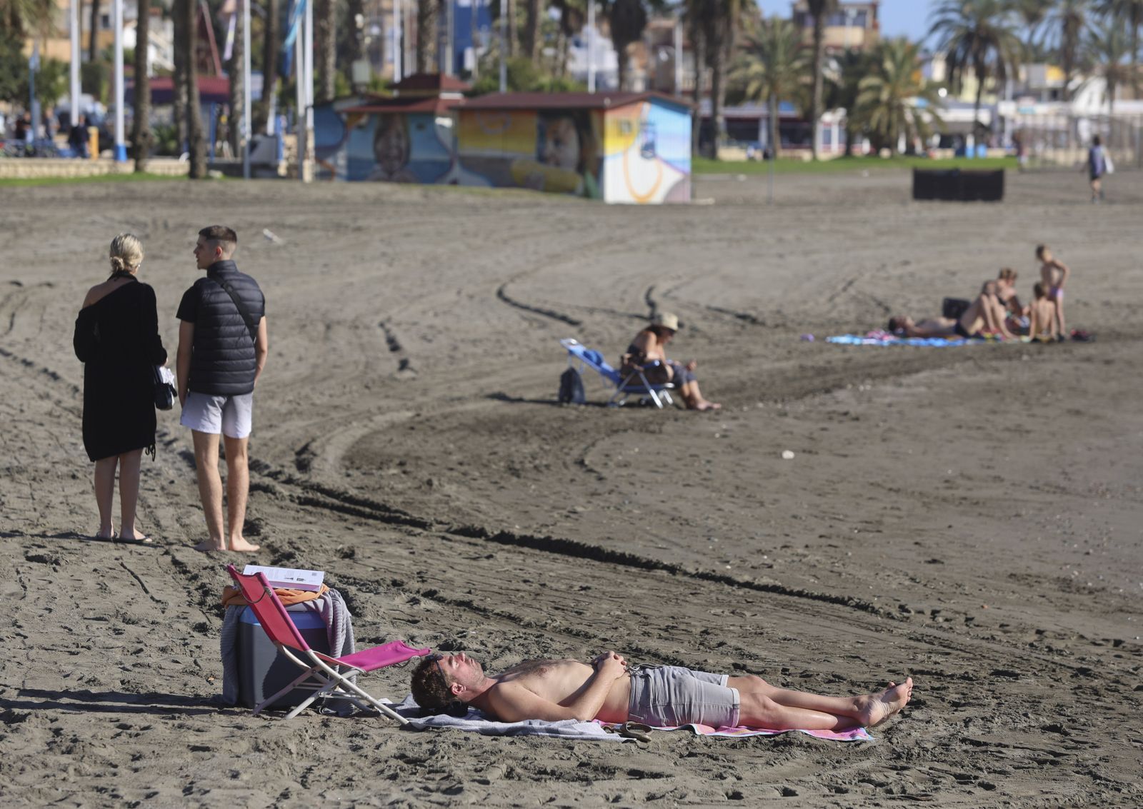 El buen tiempo acompaña a Málaga de camino a la Nochevieja (fotos)