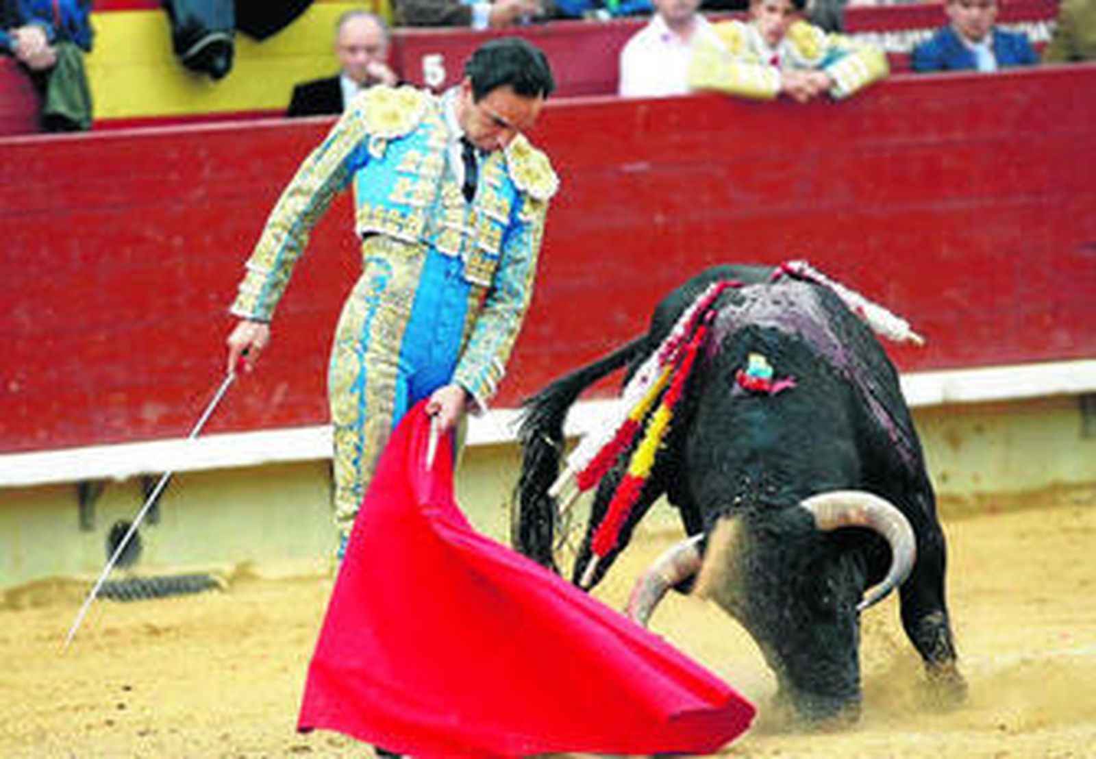 El Cid, en una trincherilla en la plaza de toros de Castellón.