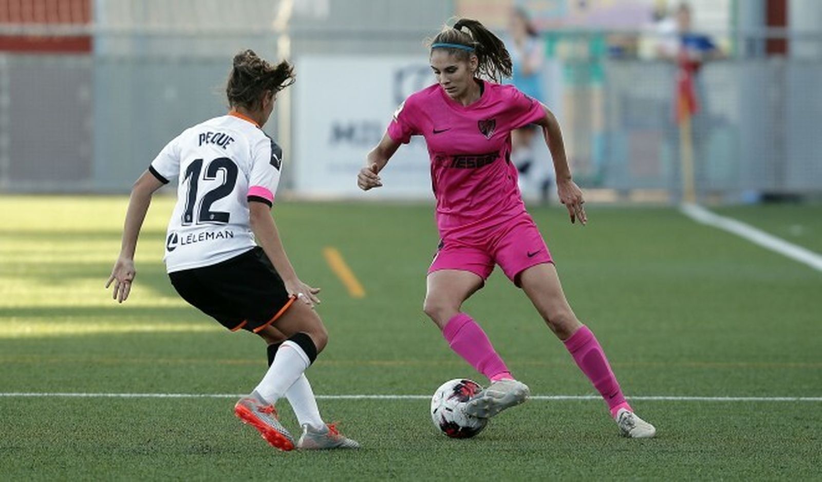 Carol González, ante el Valencia.