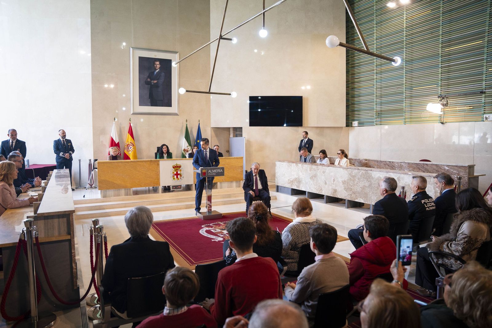 La galería del Escudo de Oro de la Ciudad de Almería a Juan Rigaud