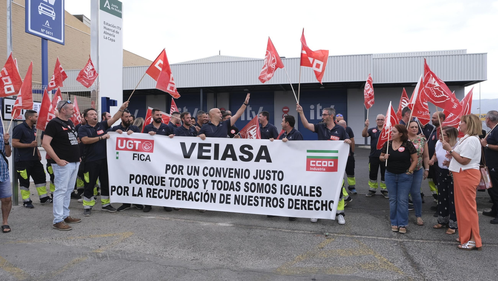 Los trabajadores de ITV-VEIASA de huelga general, en imágenes