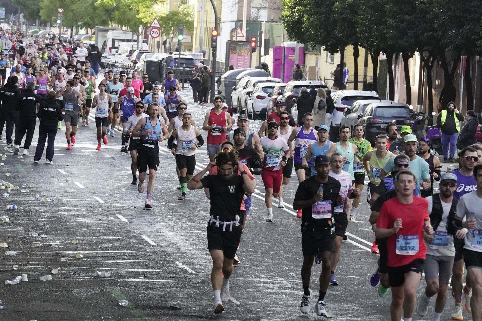 el Zurich Maratón de Sevilla 2026 por Lopez de Gomara, galería 1