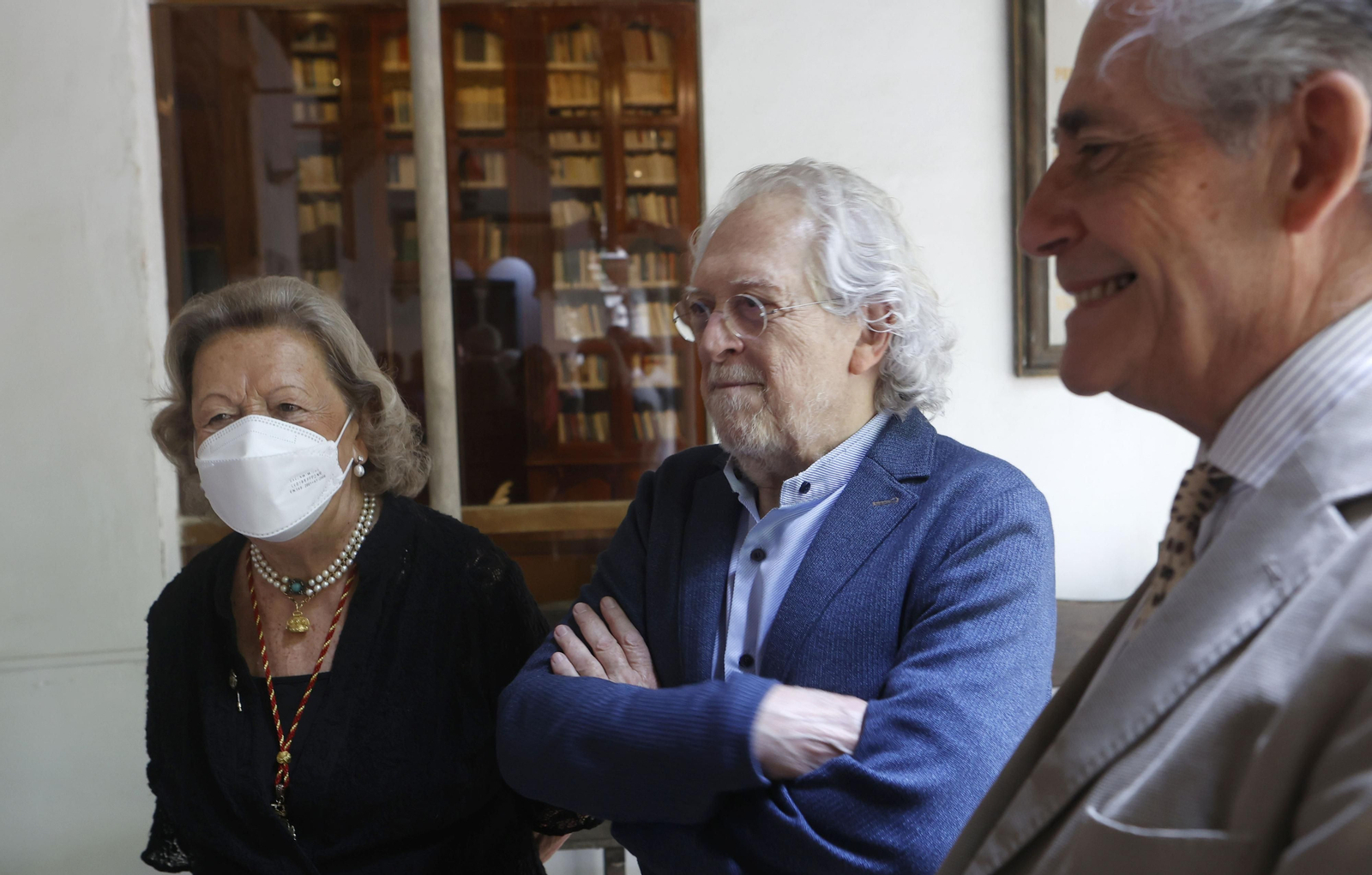 Las imágenes del ingreso de Alfonso Guerra en la Academia de Buenas Letras