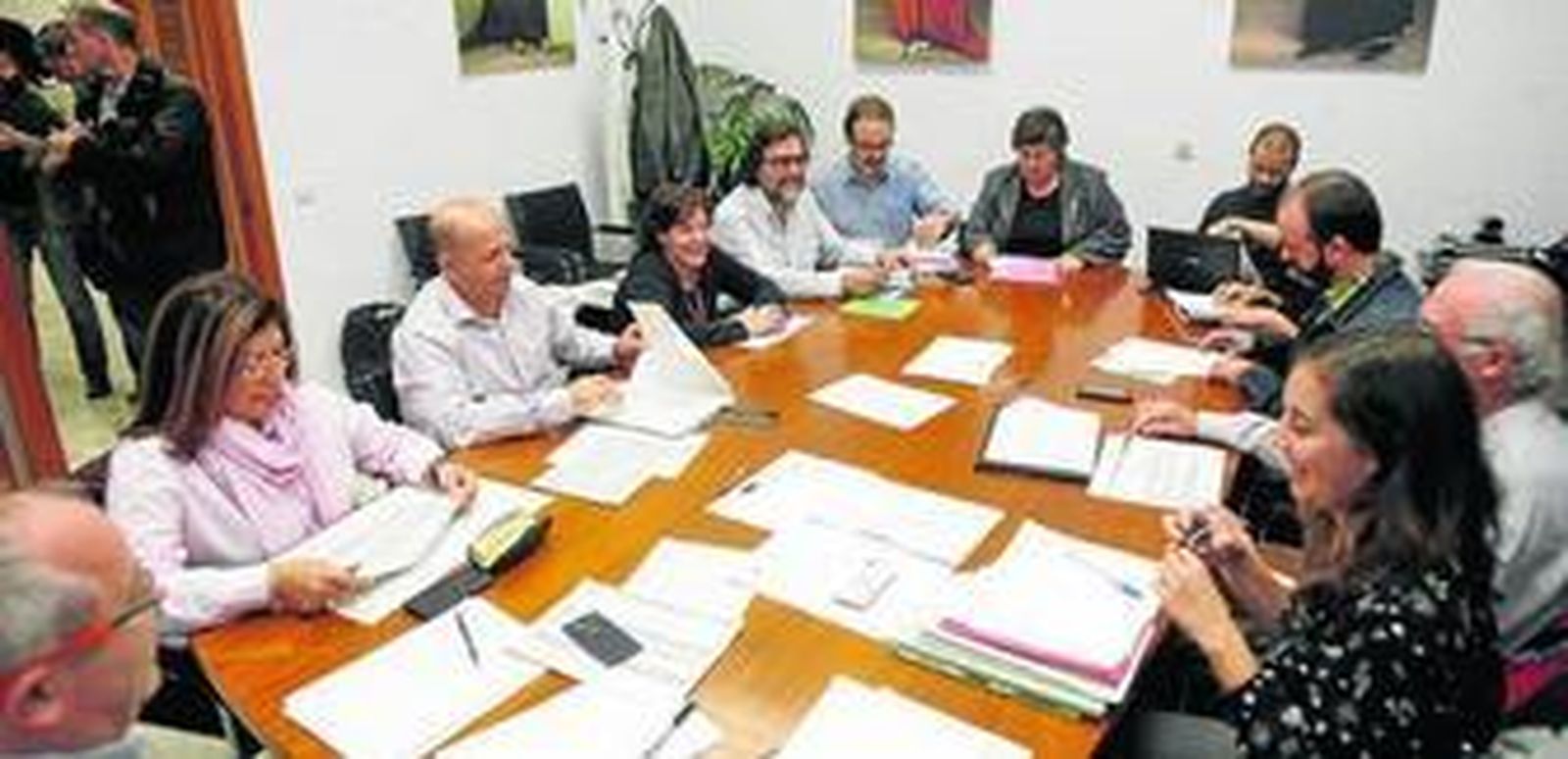 Reunión de la mesa de seguimiento del pacto de gobernabilidad en el Ayuntamiento de Córdoba.