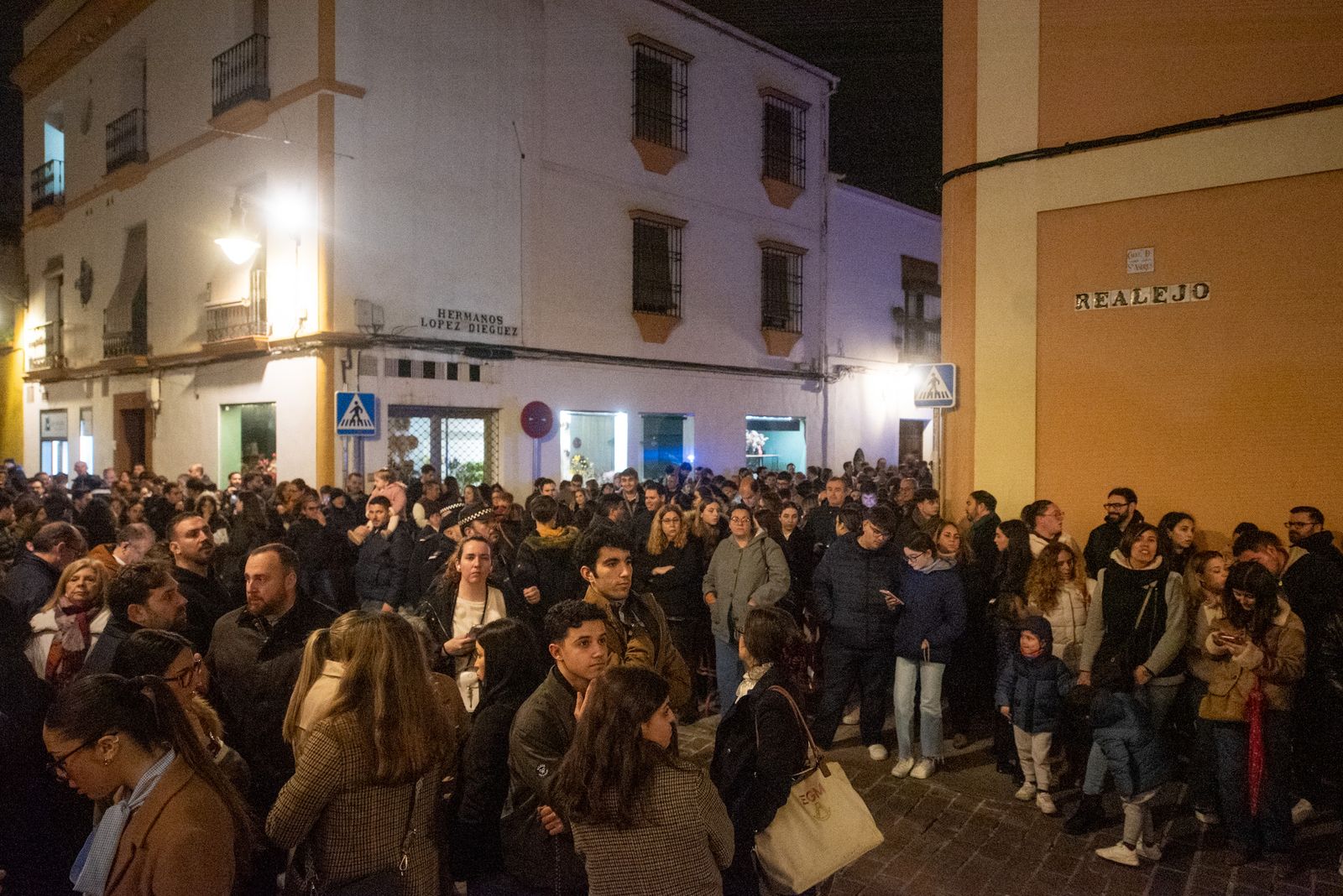 El vía crucis del Señor de las Penas en el Miércoles de Ceniza de Córdoba, en imágenes