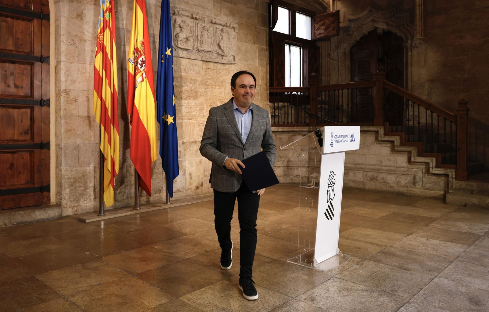 El presidente valenciano, Juanfran Pérez Llorca, anuncia el nuevo Gobierno.