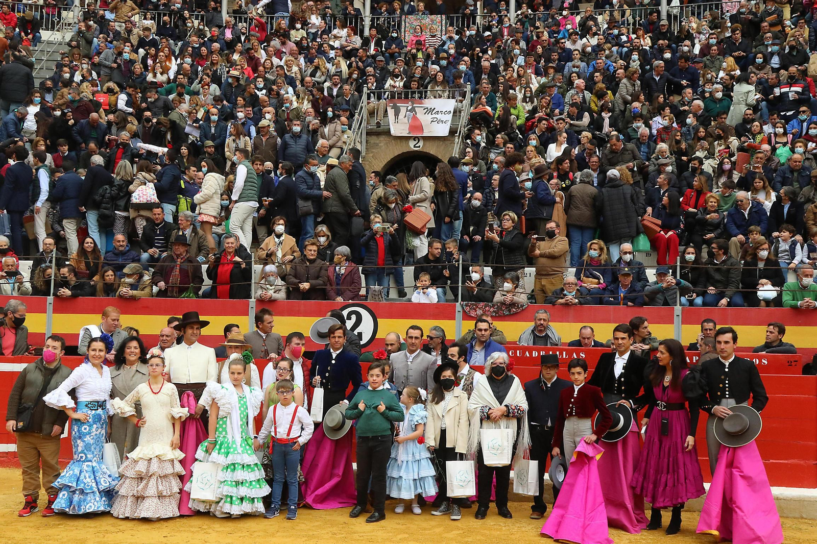 Buen ambiente en la Plaza de Toros de Granada
