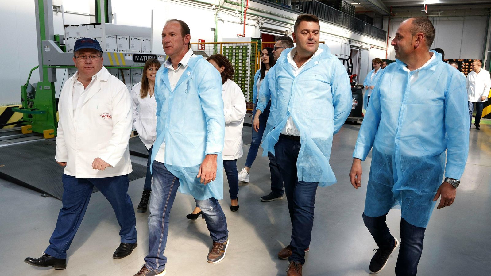 El presidente de Vicasol, Juan Antonio González, junto a los socios que visitaron las instalaciones de Vicasol 3.