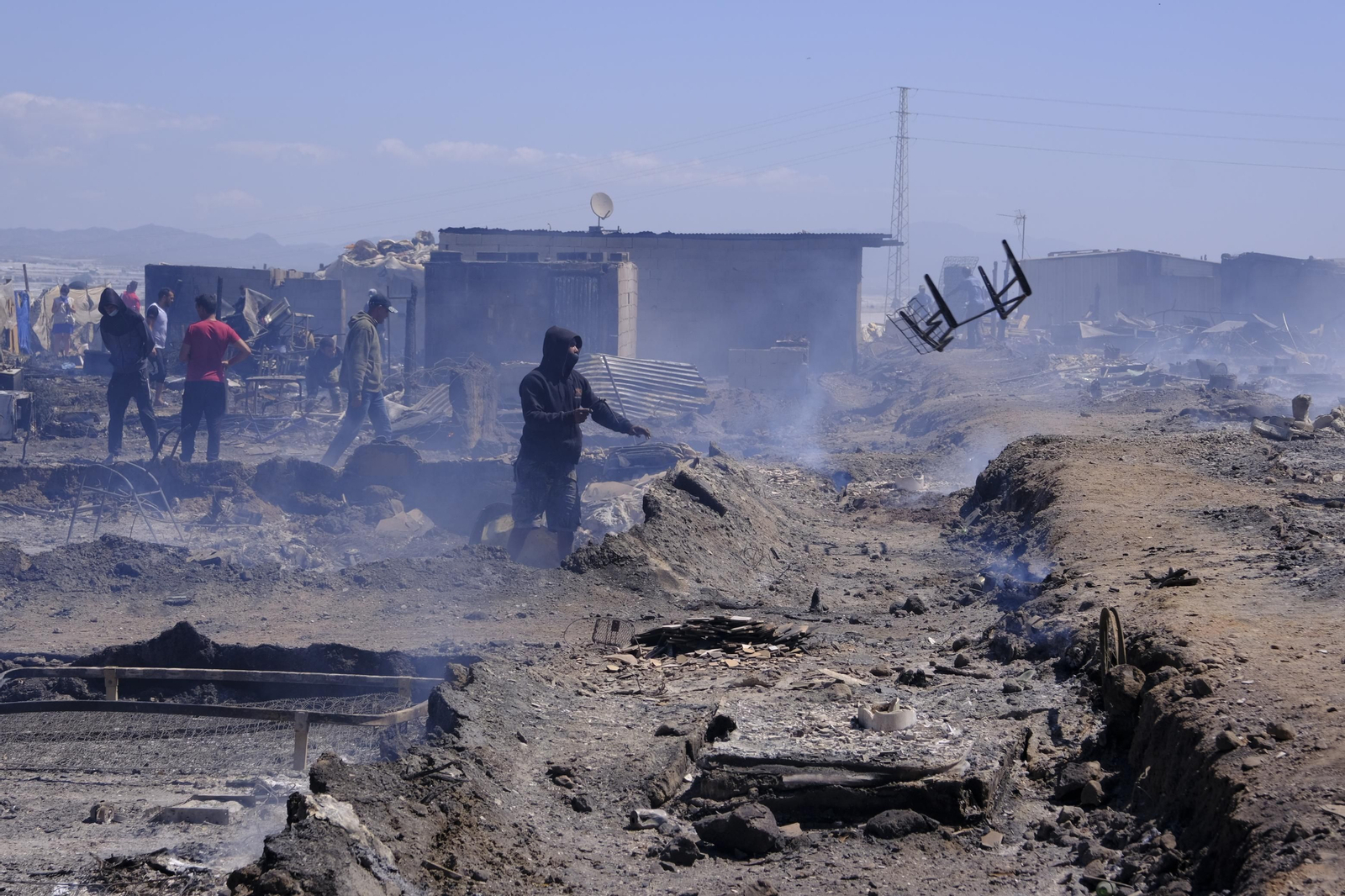 Fotogalería incendio asentamiento de chabolas en Atochares-Níjar (Almería)