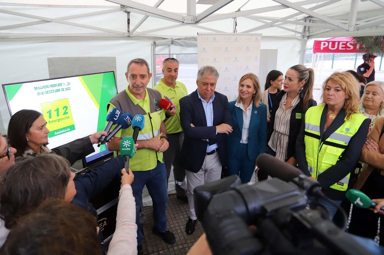 Simulacro de accidente en el Puerto de Huelva dentro del ejercicio regional RespuestA22, en imágenes