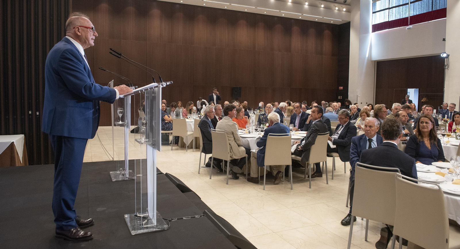 Las imágenes del Foro Joly con la Ministra de Defensa, Margarita Robles