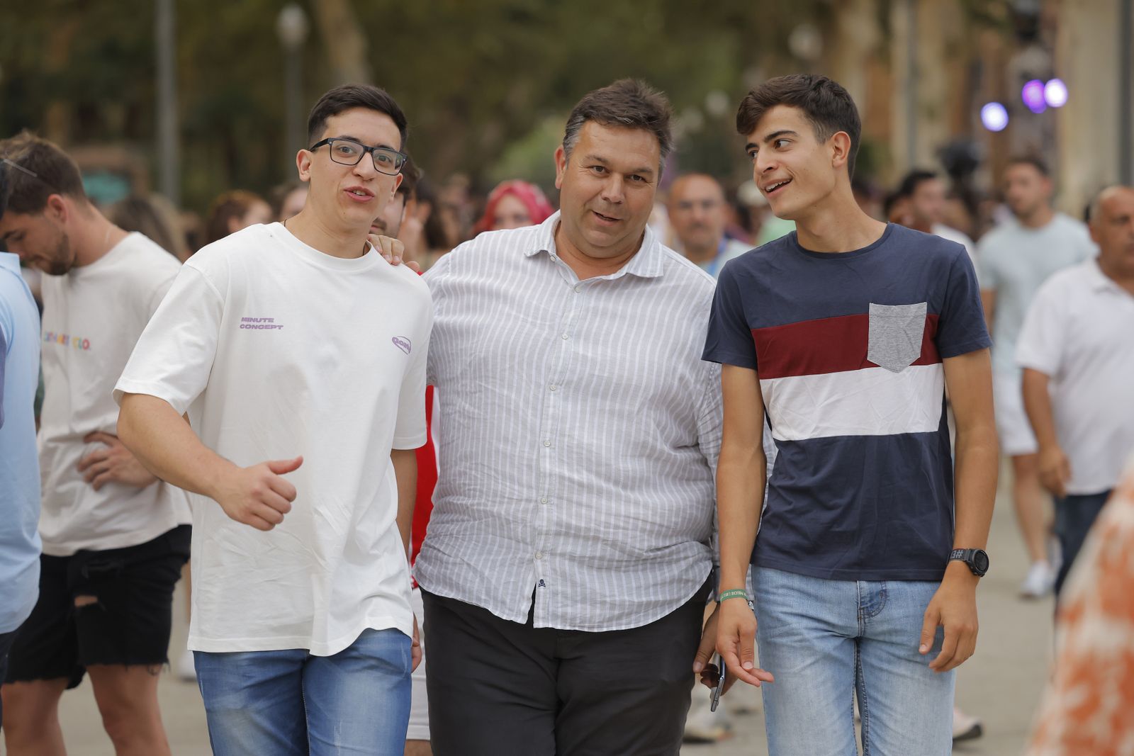 Búscate en las fotos del concierto de Bizarrap