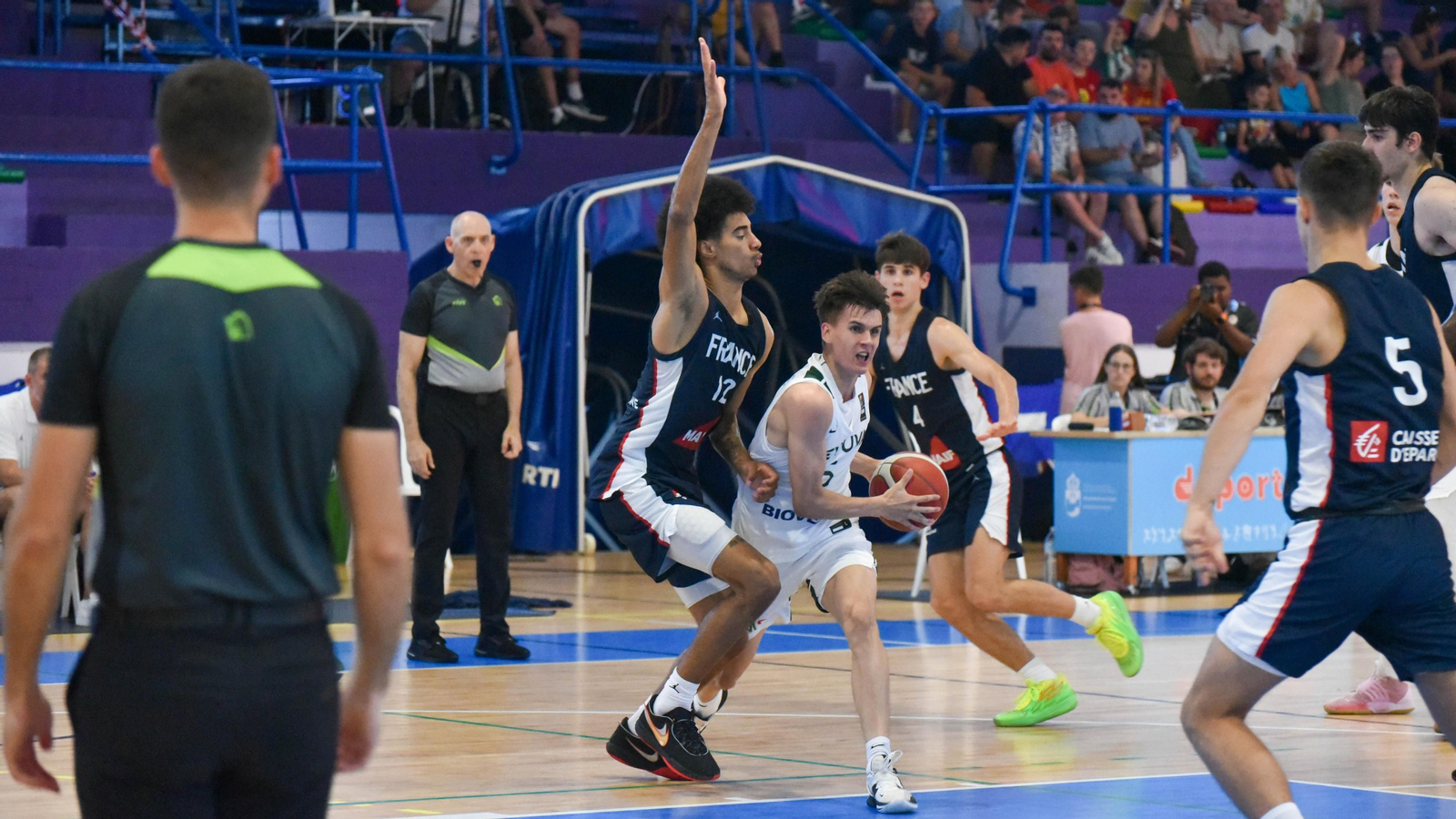 Las fotos de la primera jornada del Torneo Intenacional de Baloncesto U-20 de La Línea
