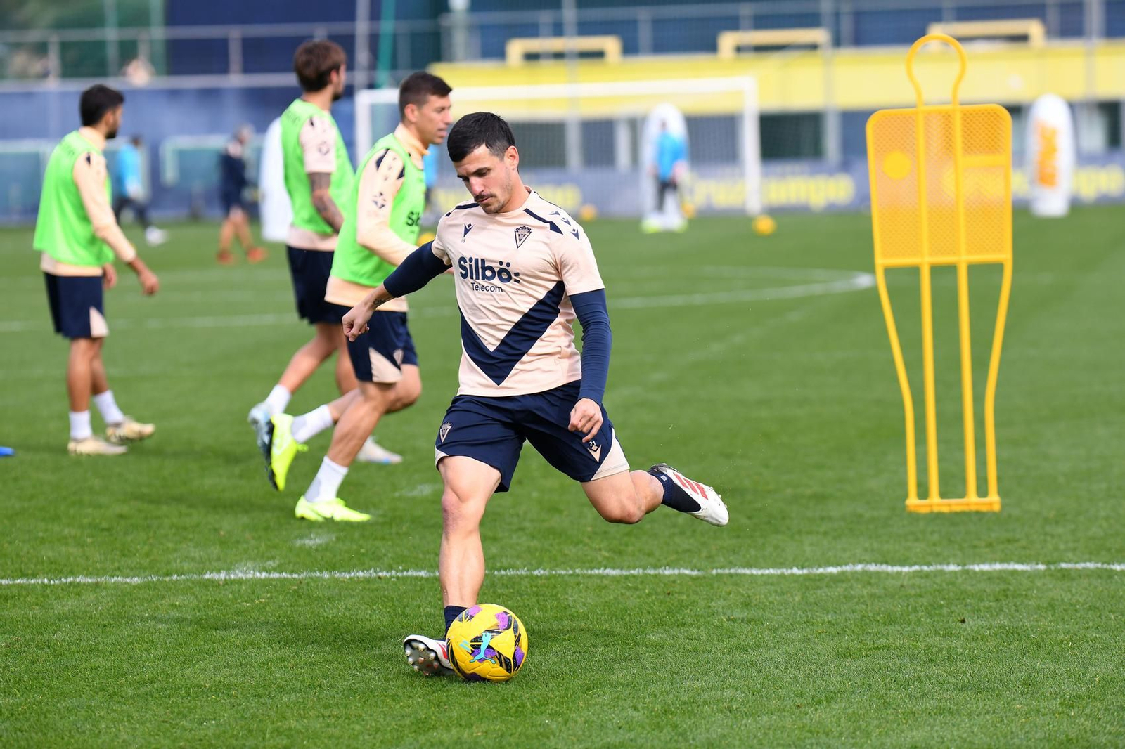 Matos en un entrenamiento del Cádiz.