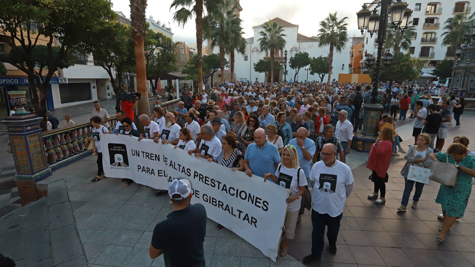 Las mejores fotos de la manifestación por el tren en el Campo de Gibraltar