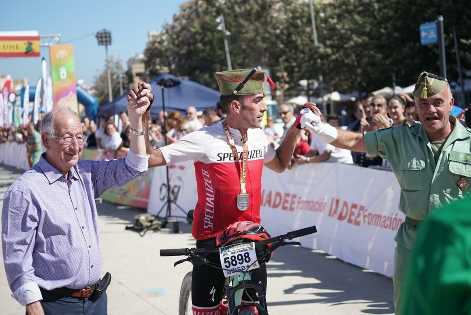 Fotogalería de la llegada de La Desértica