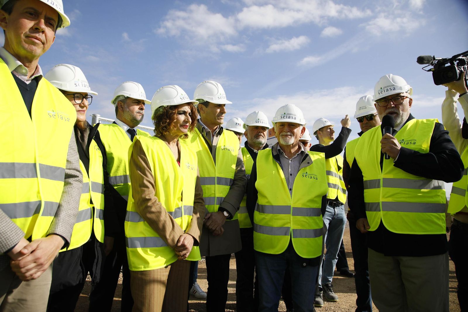 María Jesús Montero visita las obras de la balsa general de regulación de la Comarca de Usuarios Aguas de Níjar, en imágenes
