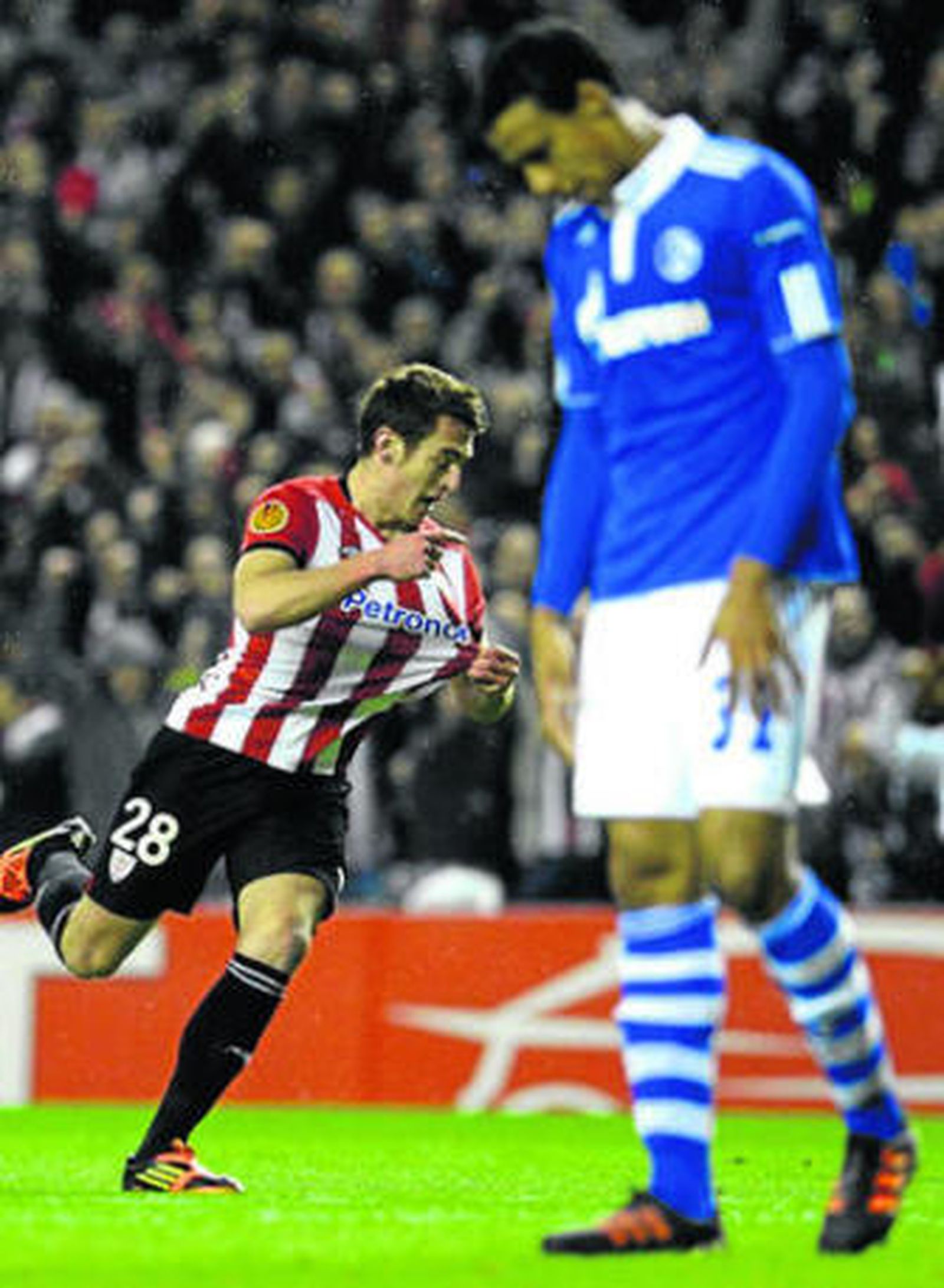 Ibai Gómez celebra su tanto ante la tristeza de Matip.