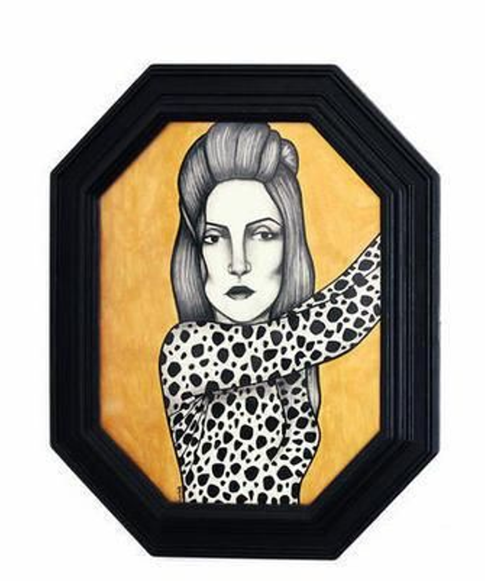 1. Una de las habitaciones que daba cabida a las 400 obras de arte a la venta en la primera edición de la Blur Fair de Sevilla. 2. Trabajos del dúo gaditano Vendaval expuestos en el espacio colectivo Feriantes. 3. Inauguración de la Blur Fair con el equipo organizador acompañado por Isabel Ojeda, la directora de Cultura del Ayuntamiento.