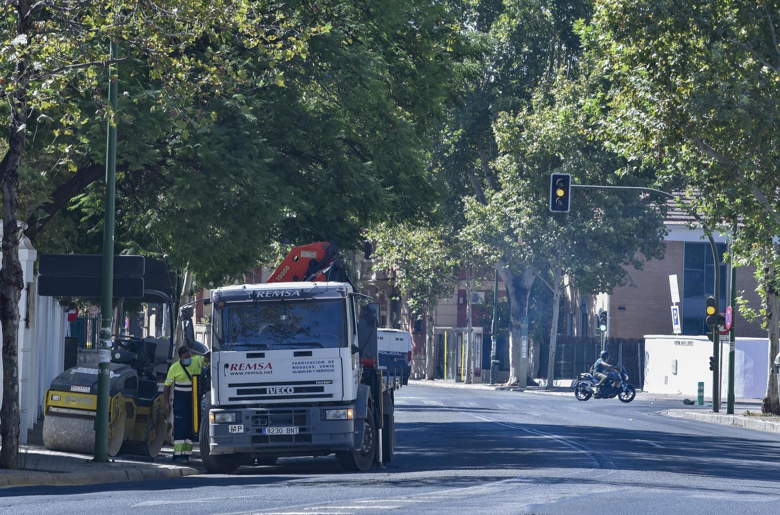 Manuel Siurot se abre  al tráfico con un firme más resistente y menos ruido