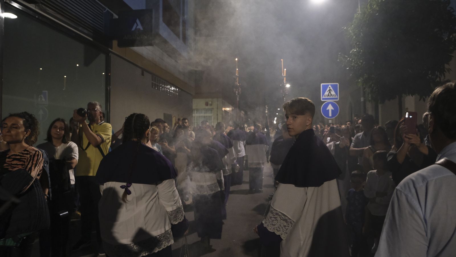 Imágenes de La Magna por las calles de Almería