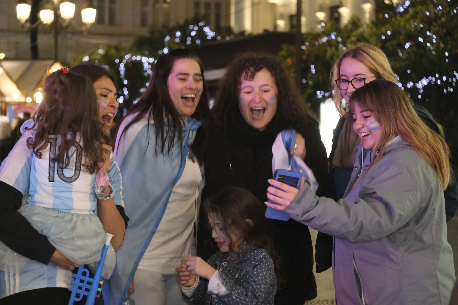 La celebración en Córdoba de la victoria de Argentina en el Mundial de Qatar, en imágenes