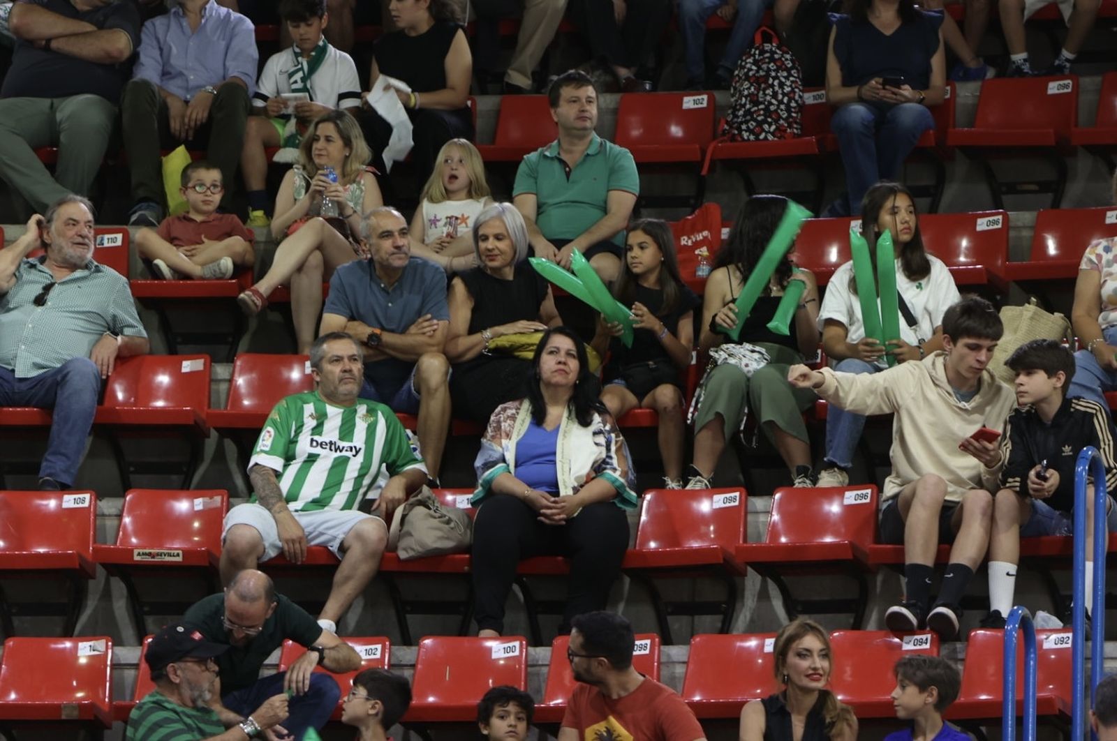 Búscate en el o Betis Granada de baloncesto