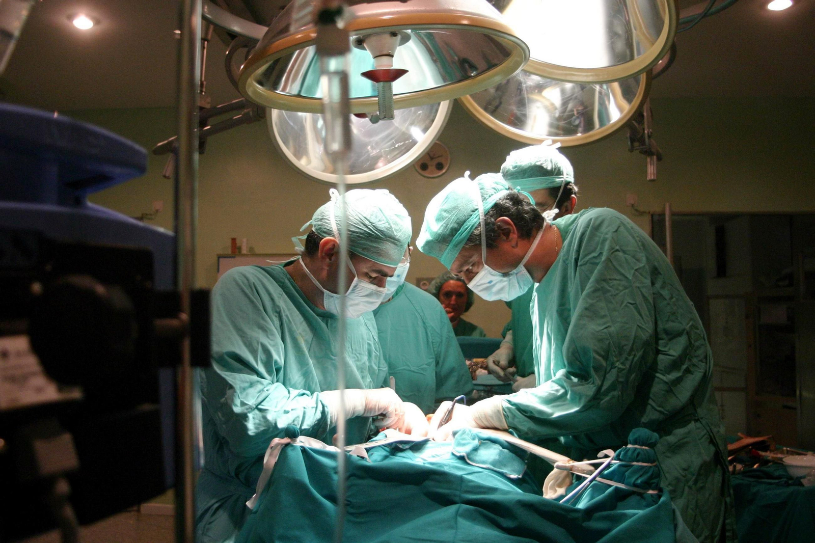 Un equipo médico en una intervención de donación de órganos en Andalucía Un equipo médico en una intervención de donación de órganos en Andalucía