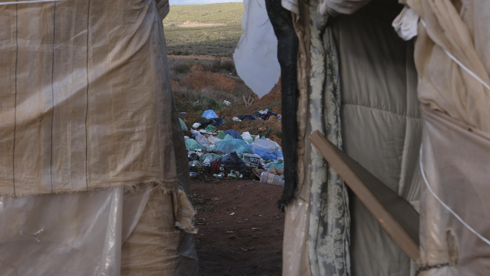 Imágenes del desalojo del asentamiento chabolista 'El Walili', en Níjar