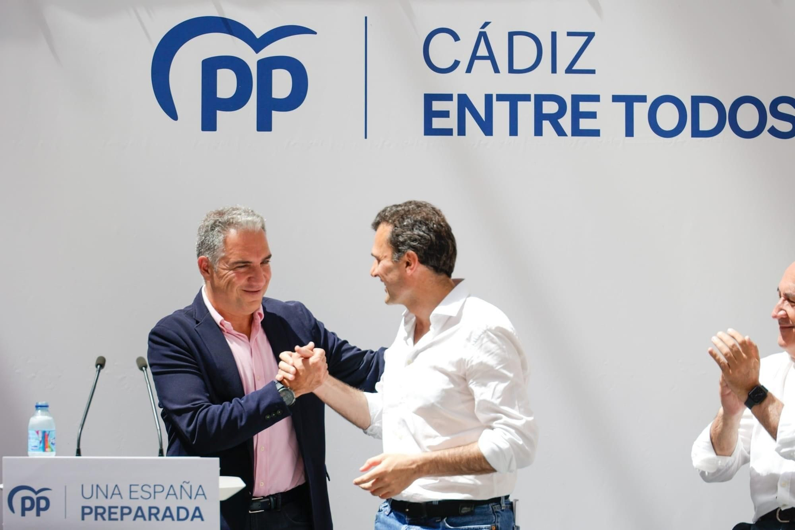 Bendodo y Bruno García (i), este sábado.