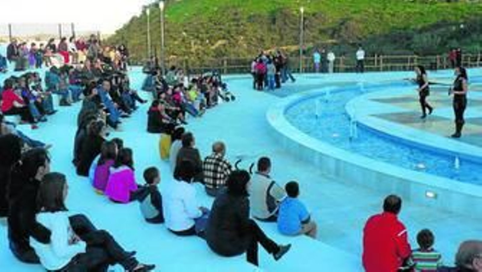Niños y mayores disfrutan ya del renovado Parque San Pablo.