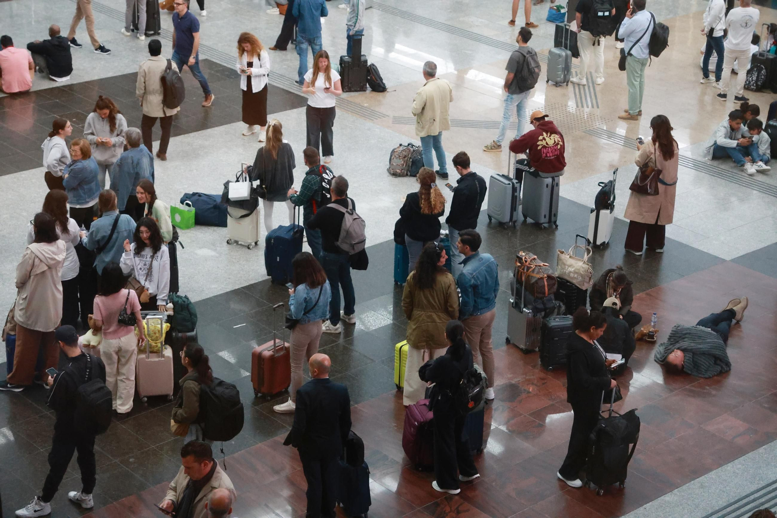 Las fotos de los retrasos en los trenes de Málaga tras el robo de cable