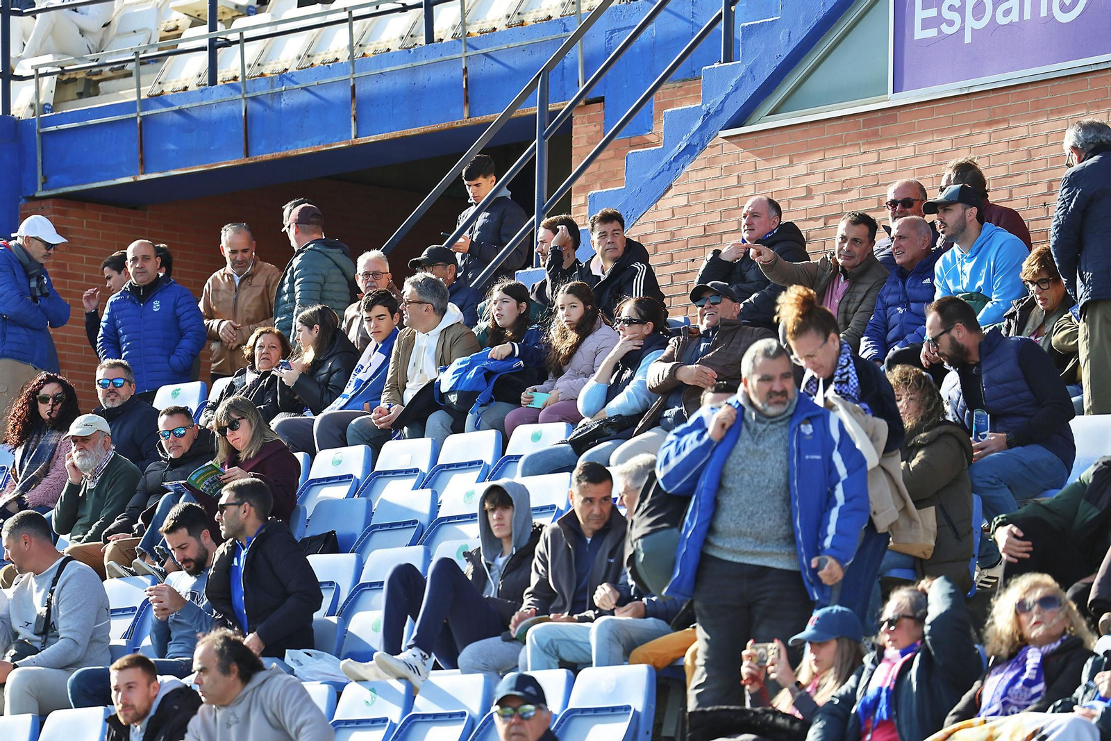 Búscate en las gradas en el Nuevo Colombino en el Recreativo de Huelva - Atlético Antoniano