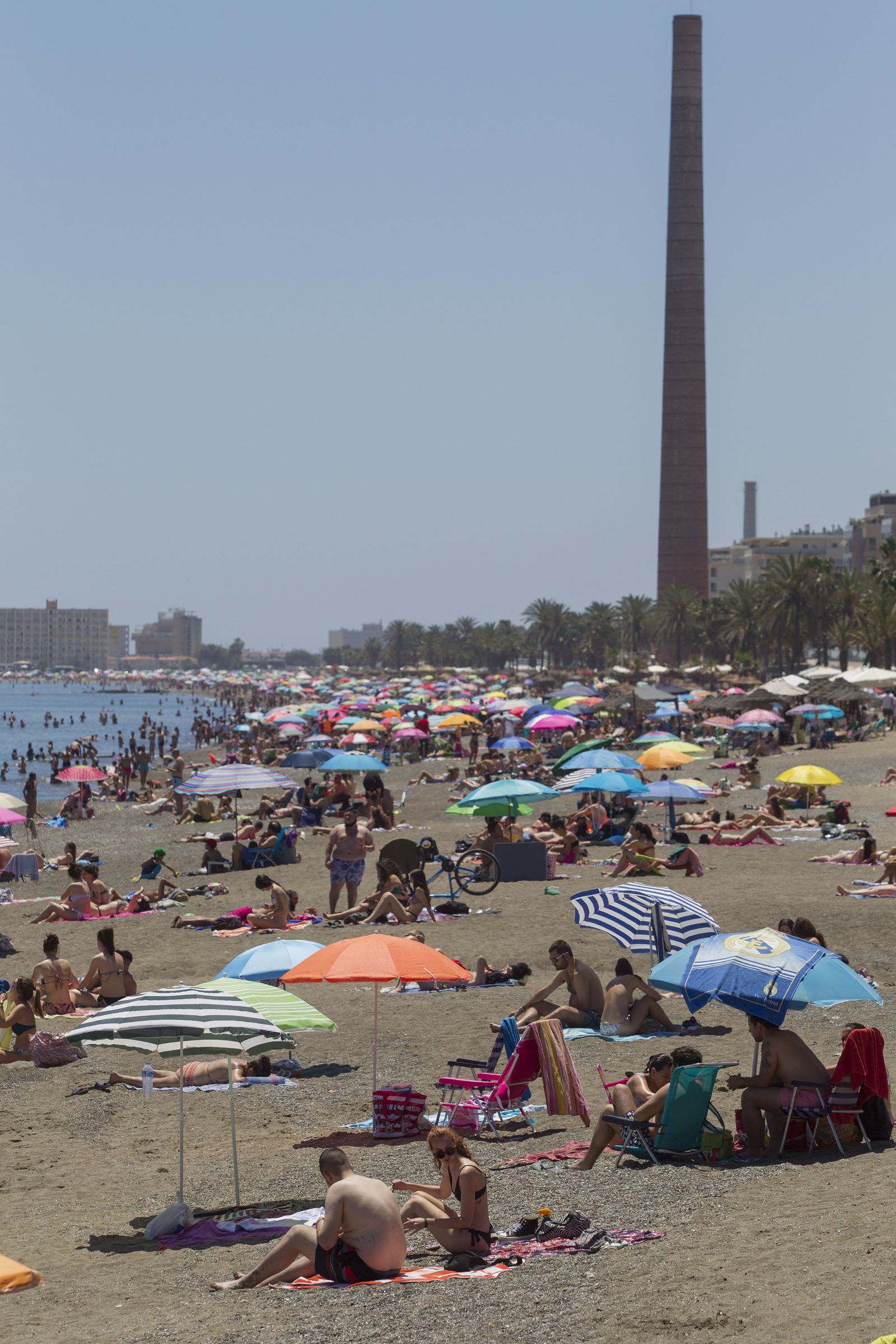 Las fotos de las playas de Málaga en un fin de semana con temperaturas veraniegas