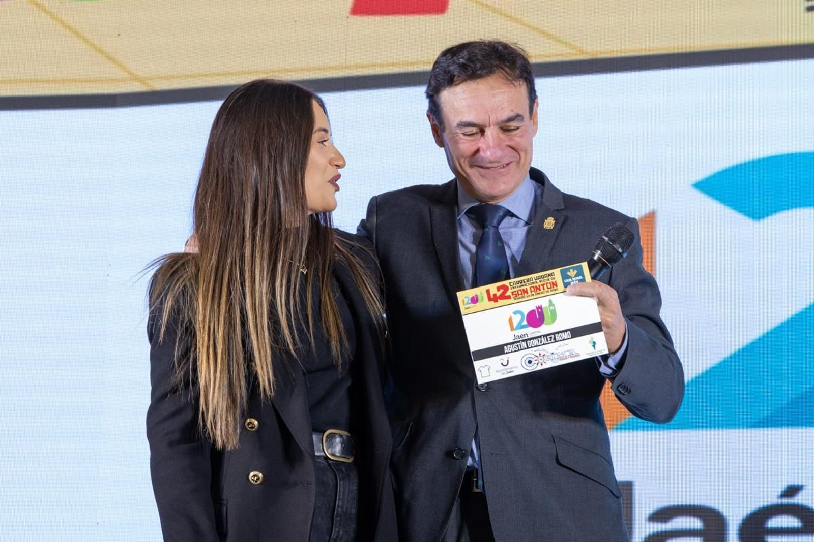 La presentación de la XLII Carrera Urbana Internacional Noche de San Antón, en imágenes