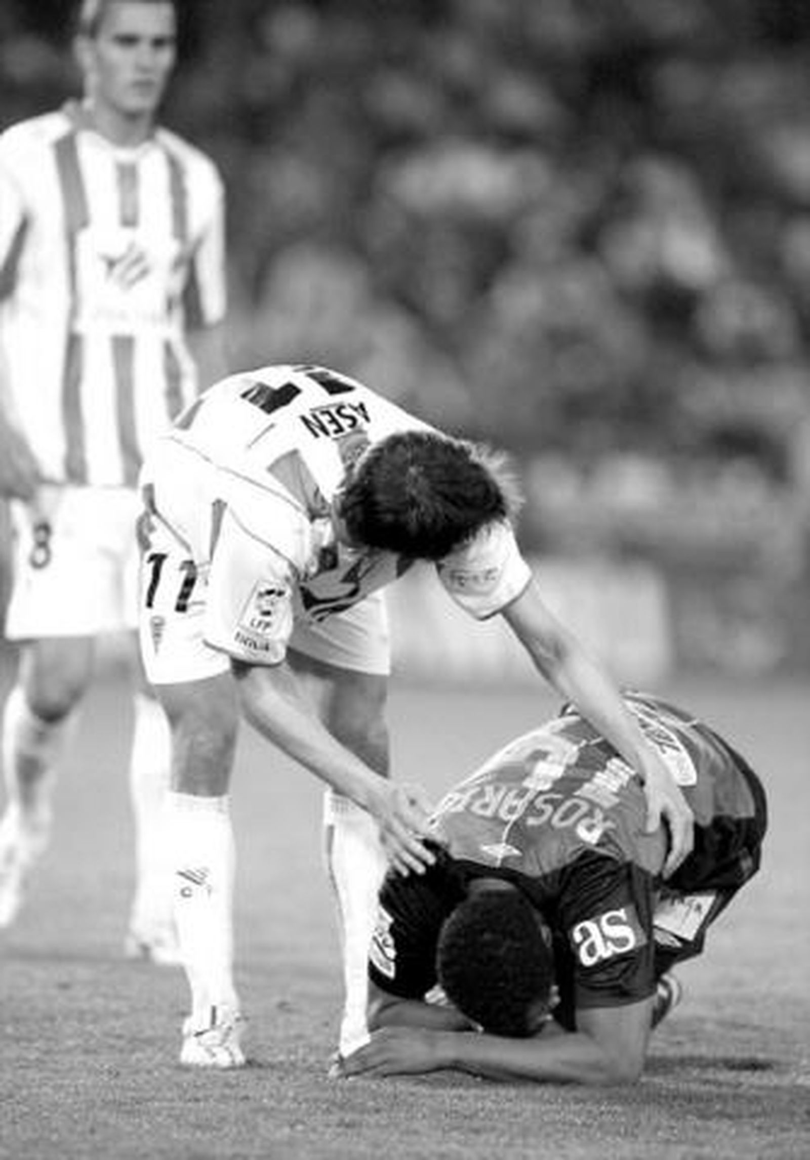 Asen se preocupa por el estado físico de Helder, ayer en El Arcángel.