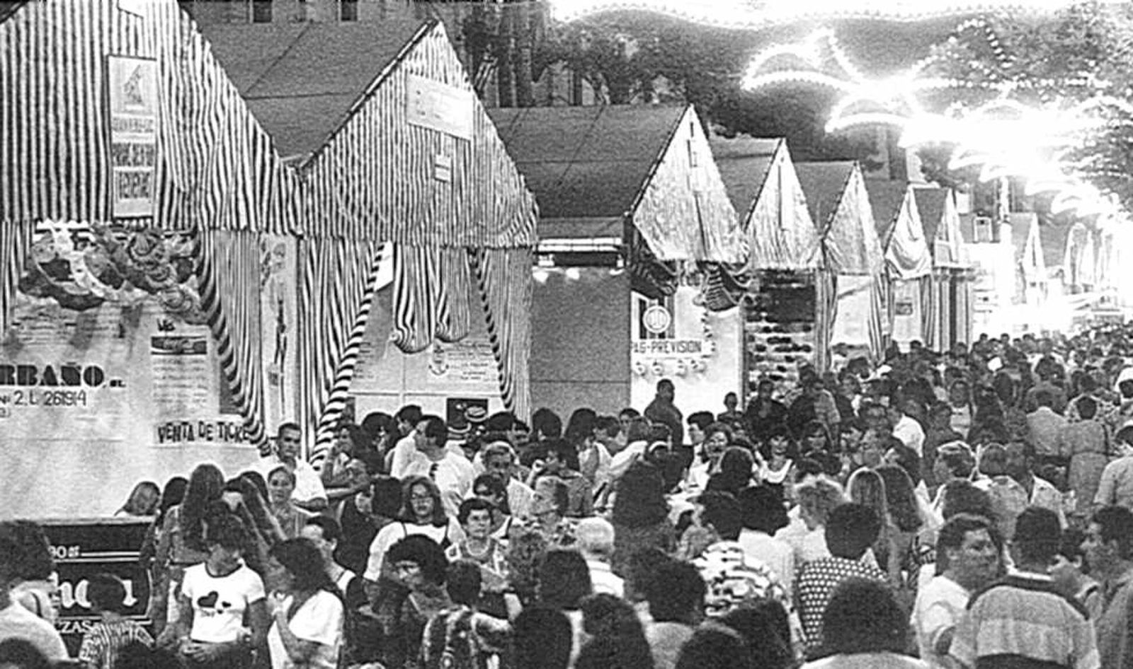 1993 hace 25 añosAlumbrado oficial y comienzo de la Velada de los Ángeles