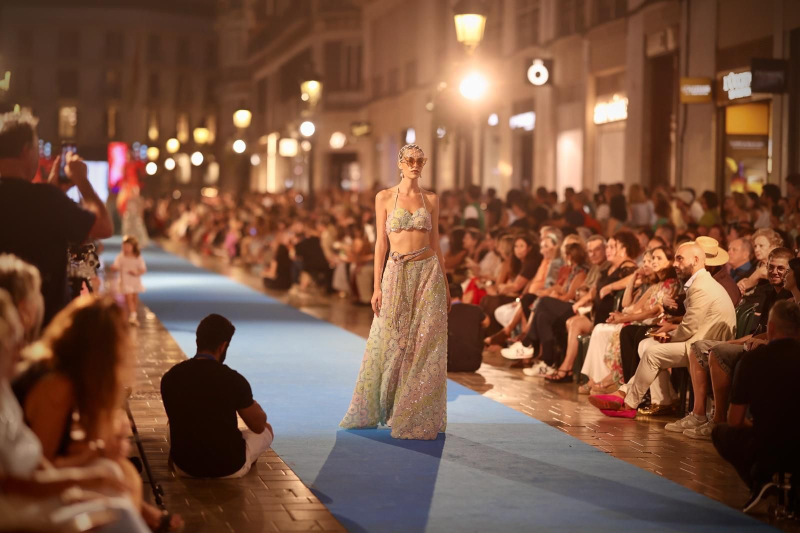 Uno de los modelos de la colección de Juan Carlos Armas, encargado de inaugurar la pasarela malagueña.