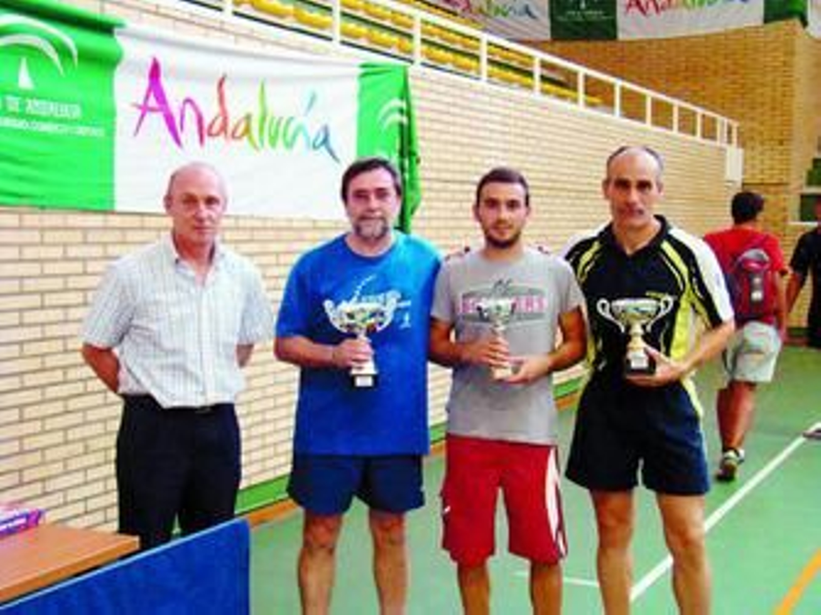Enrique Morales -segundo por la izquierda-, junto a José María Heredia, David Pérez y Eusebio Alloza.