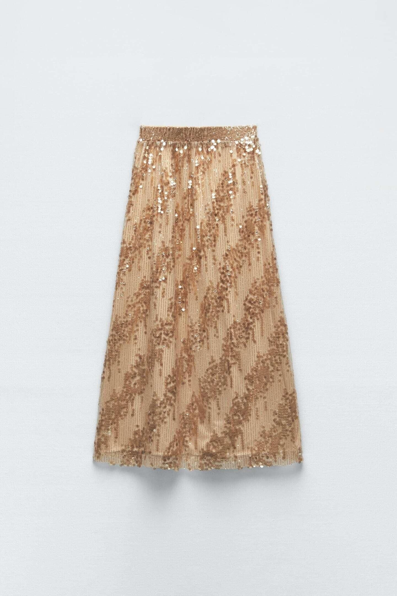 Falda midi de lentejuelas de Zara. Falda midi de lentejuelas de Zara.