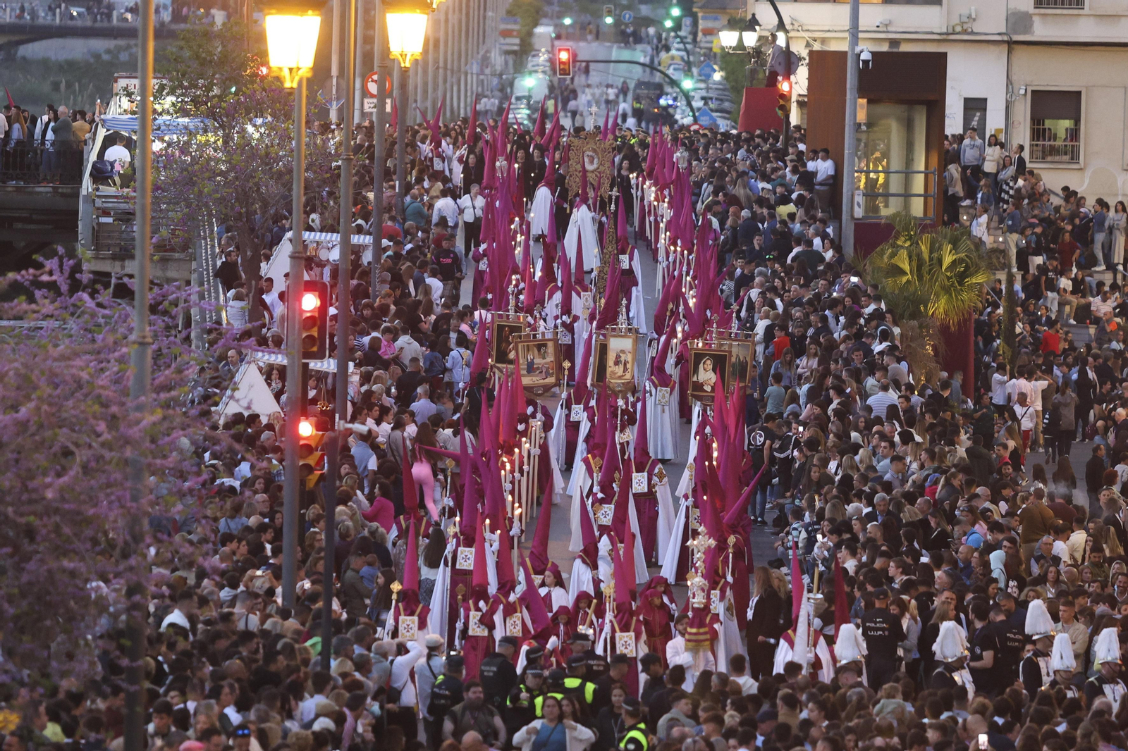 Cautivos en el Lunes Santo de Málaga, en fotos