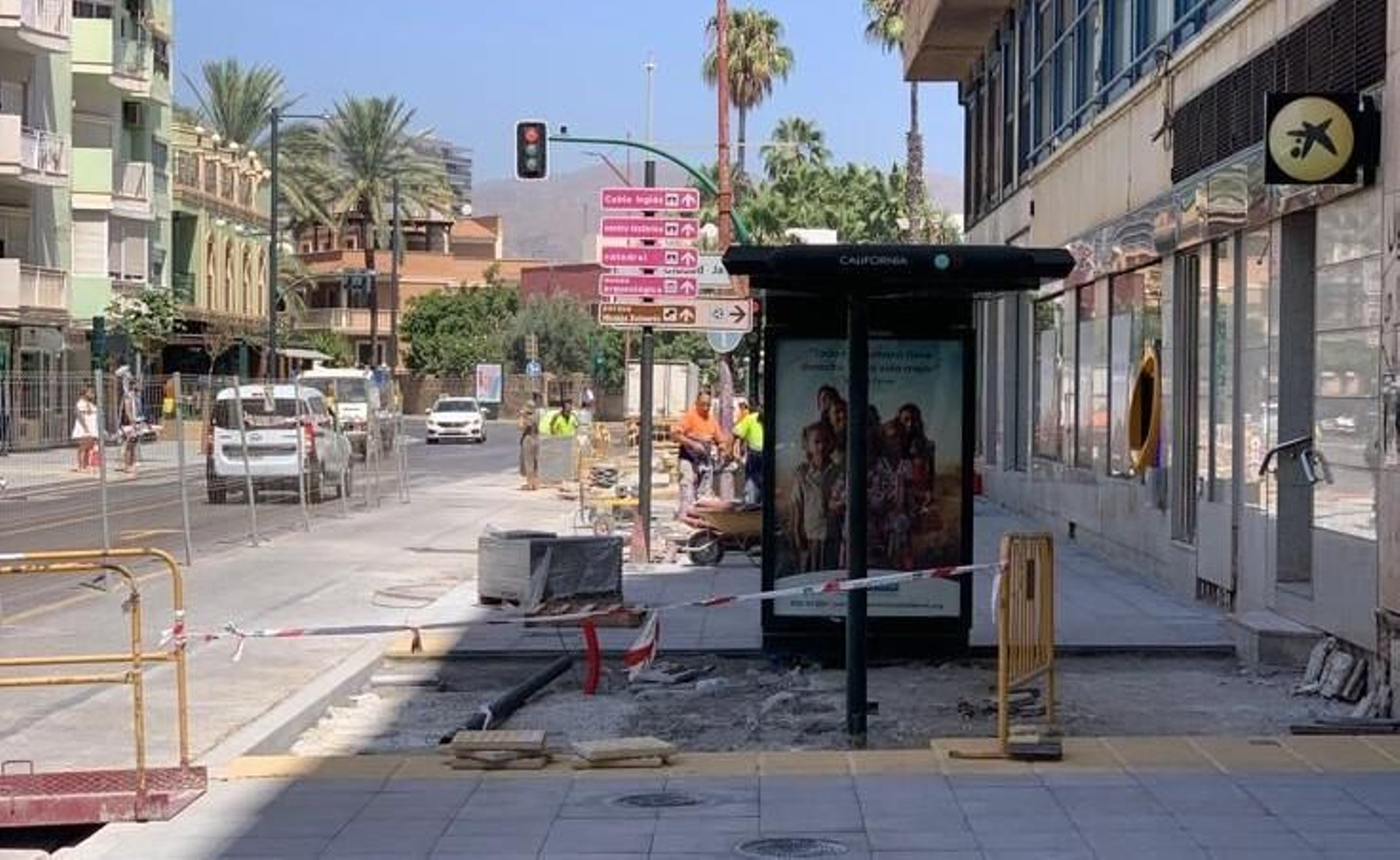 La avenida de Cabo de Gata, en obras.