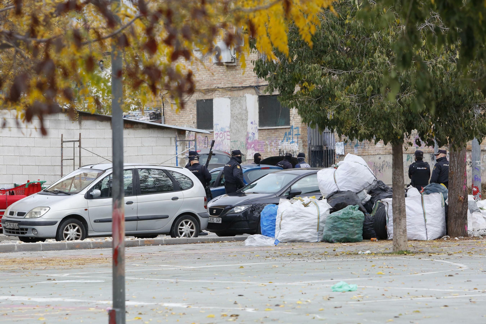 La Operación Cake contra la marihuana con el despliegue de 200 policías en la zona Norte de Granada, en imágenes