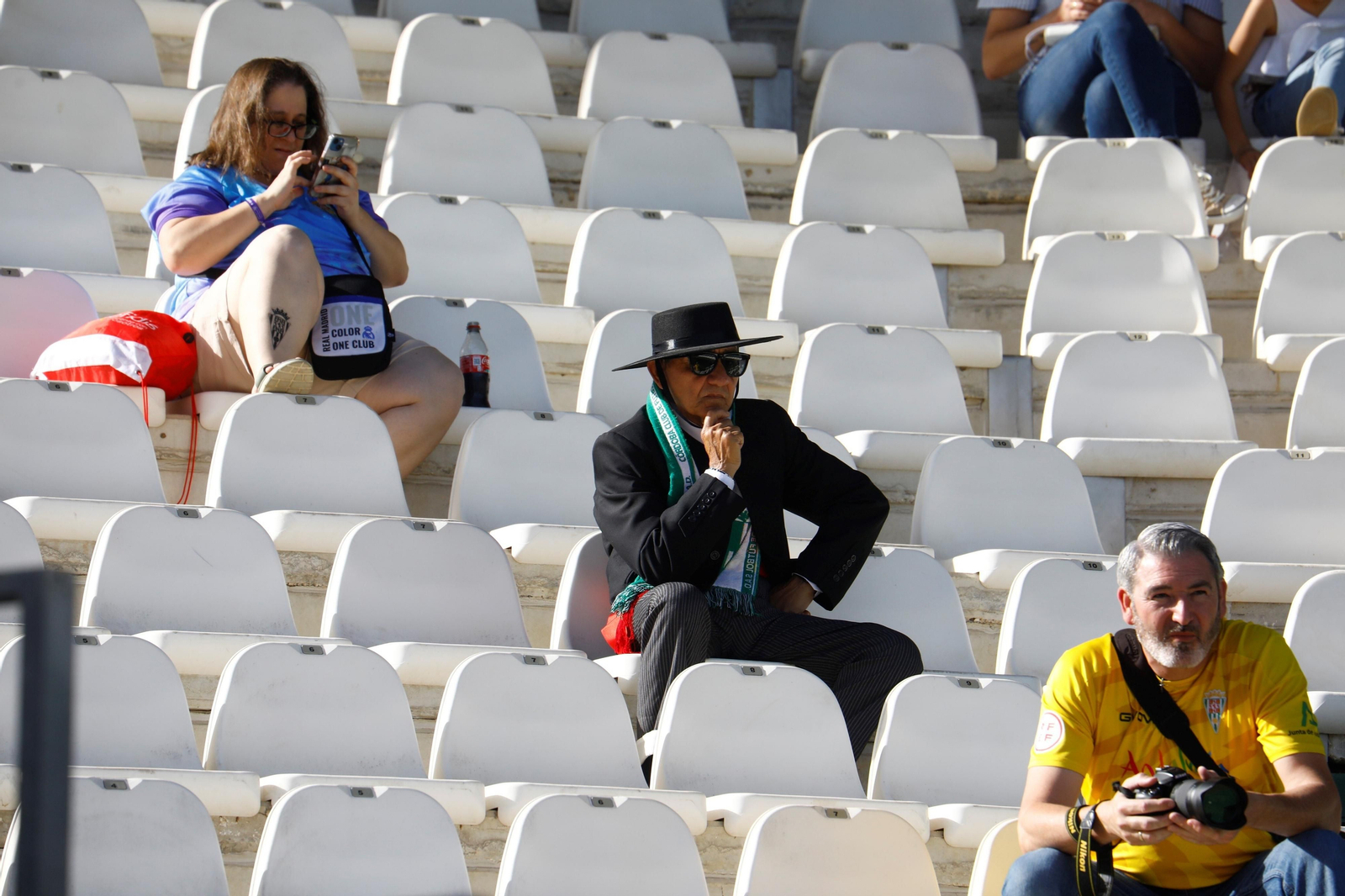Las mejores fotos del ambiente en El Arcángel para el Córdoba CF - Algeciras