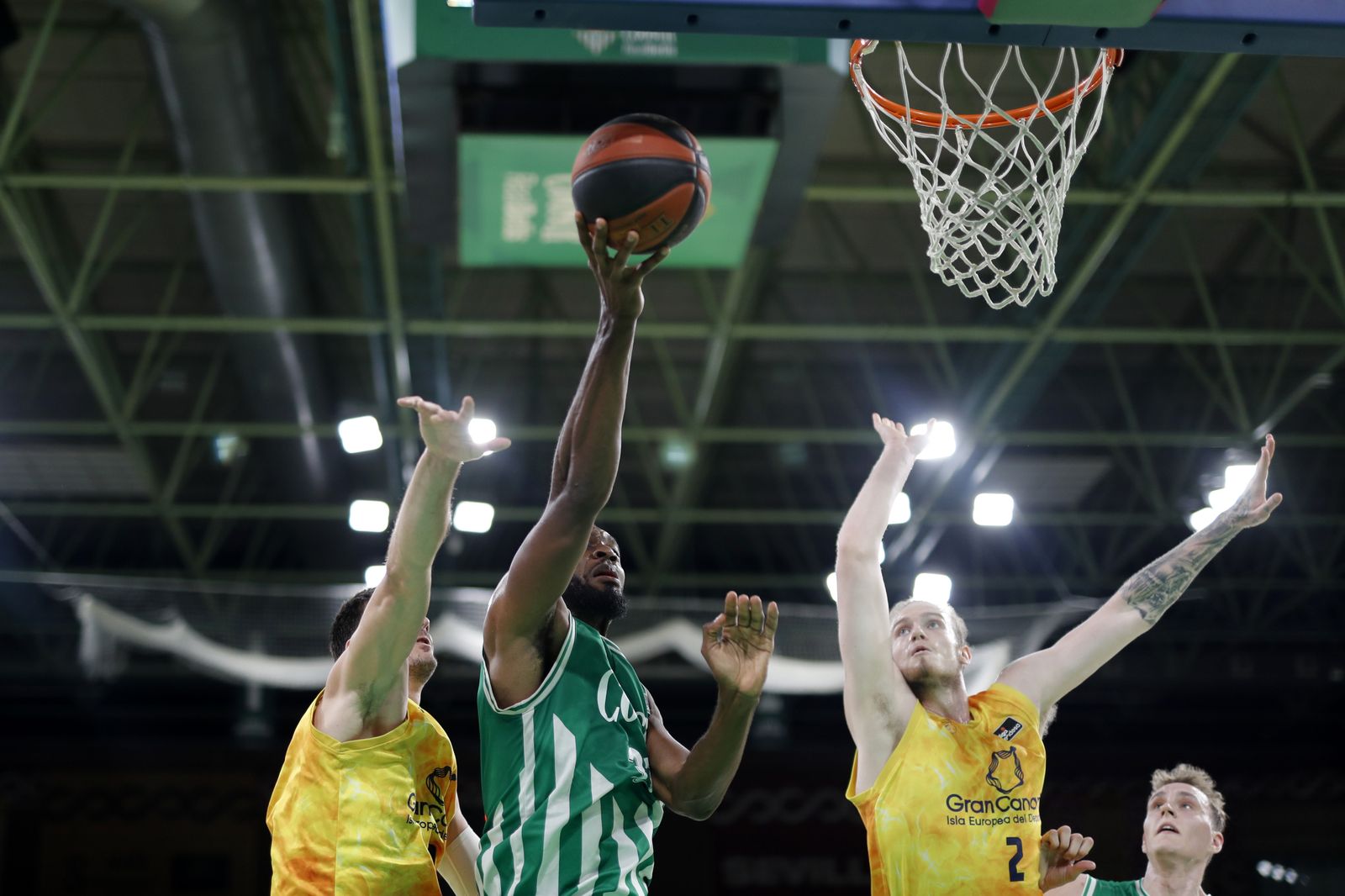 Las imágenes de la salvación del Coosur Betis