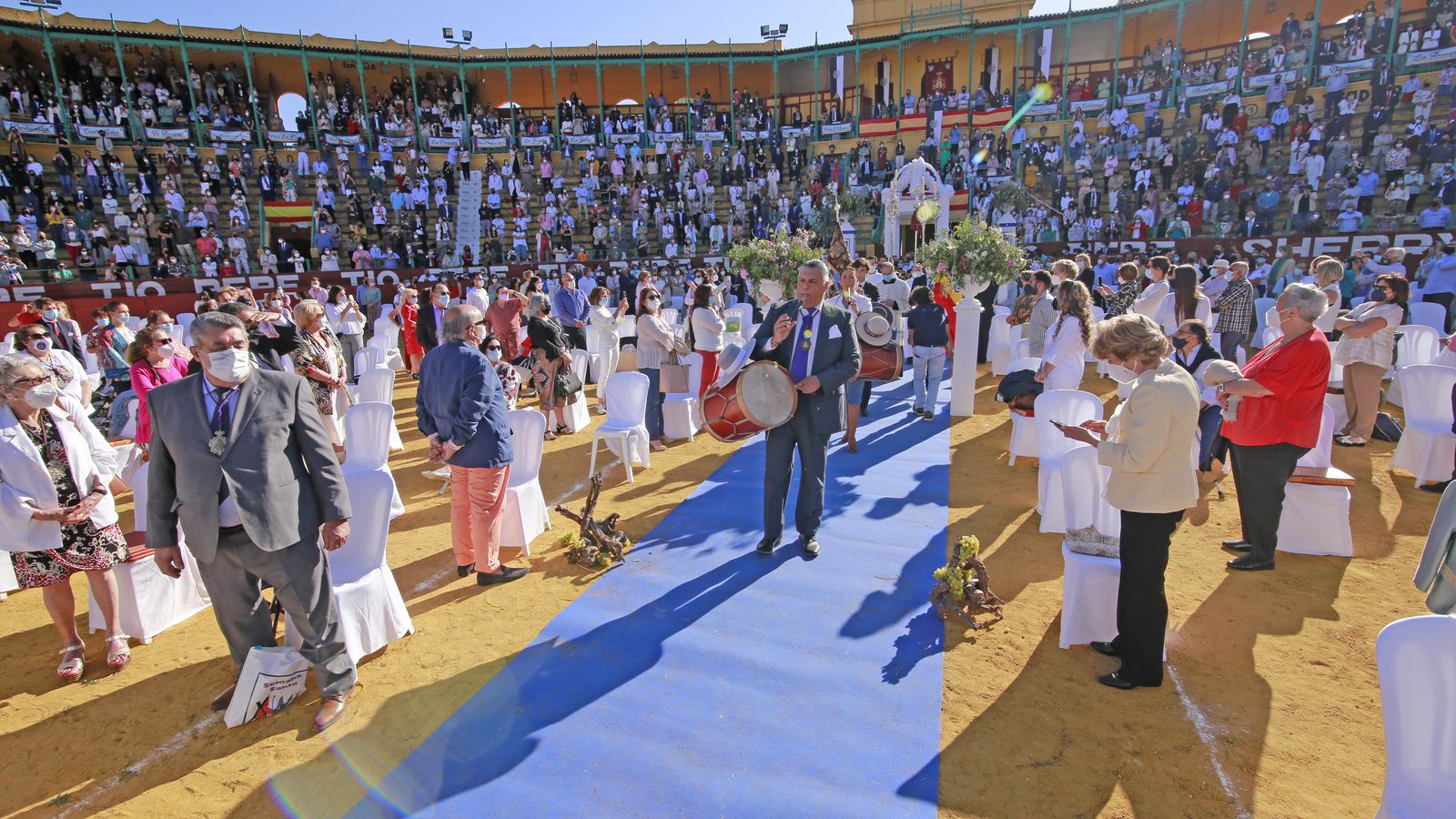 Imágenes de la Misa de Pentecostés en la Plaza de Toros de Jerez