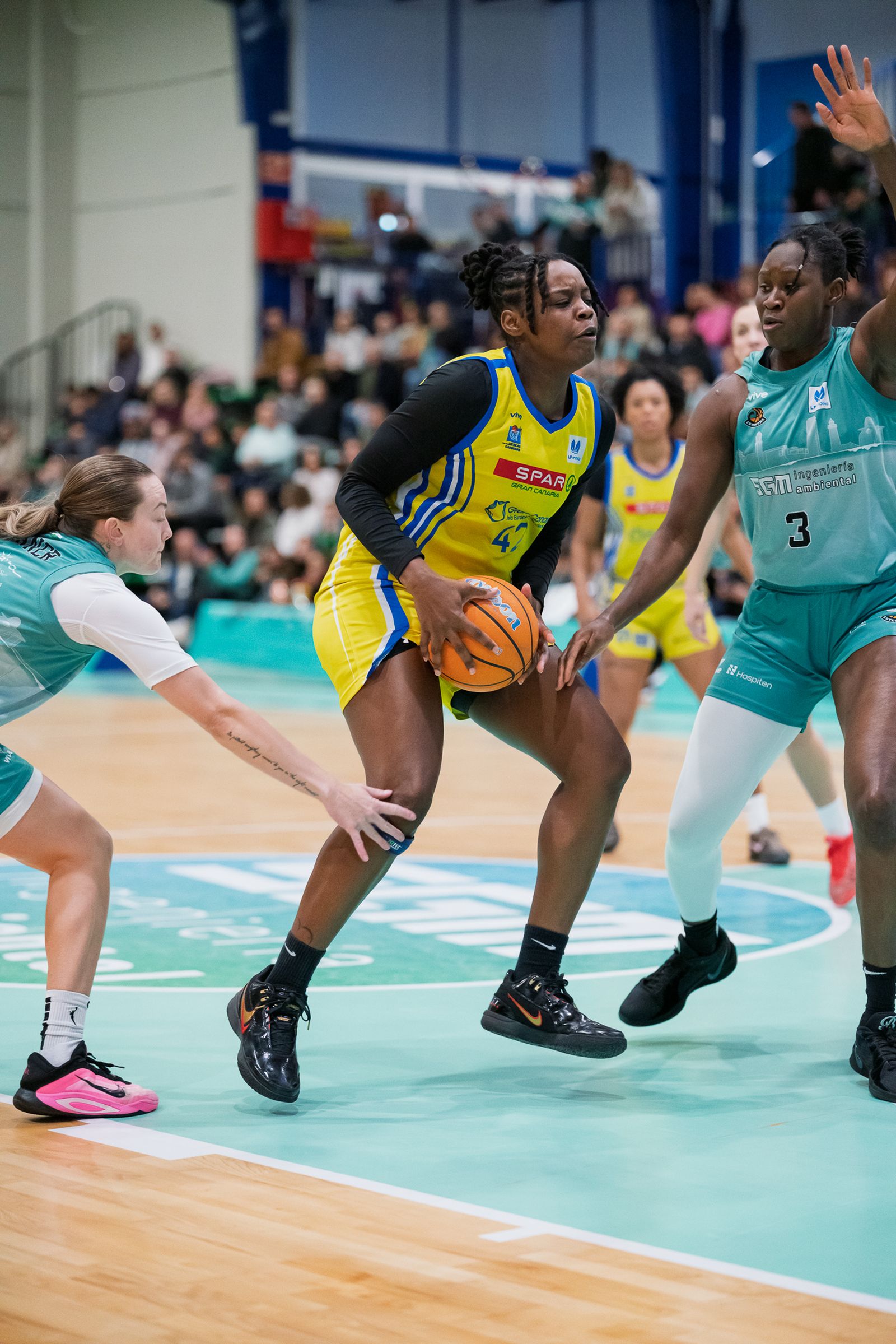 Esencial victoria del CAB Estepona ante el Spar Gran Canaria (80-64)