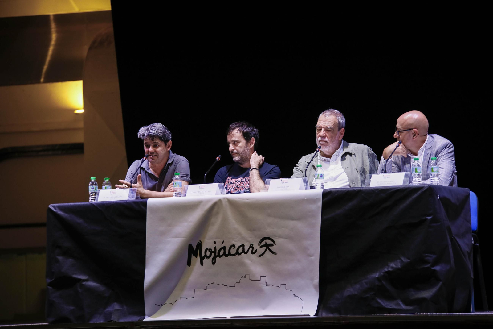 Las imágenes de la presentación del libro "El Clan" de Carmen Mola en Mojácar