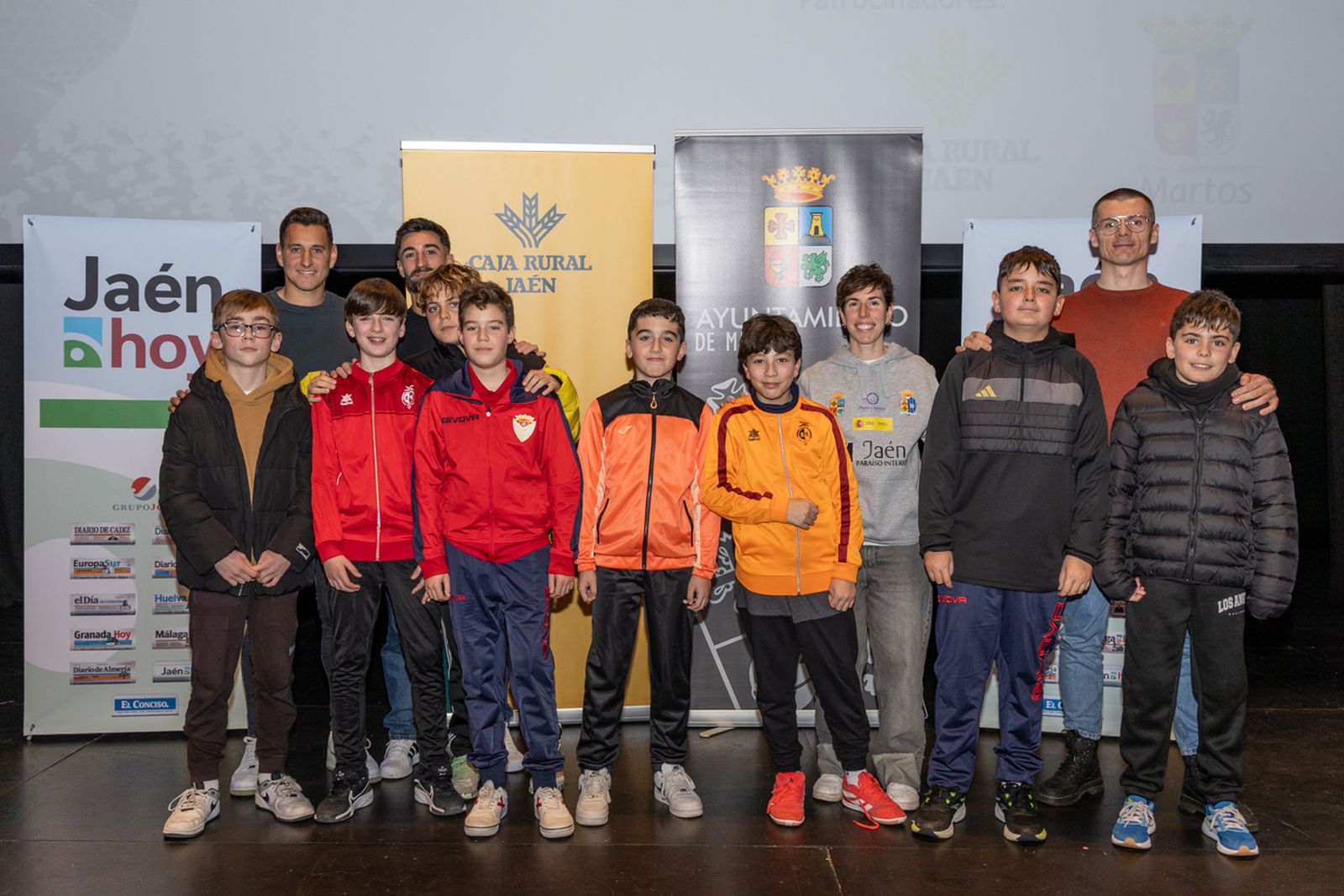 En imágenes: 'La tertulia deportiva de Jaén Hoy', espacio de diálogo entre deportistas y escolares en Martos