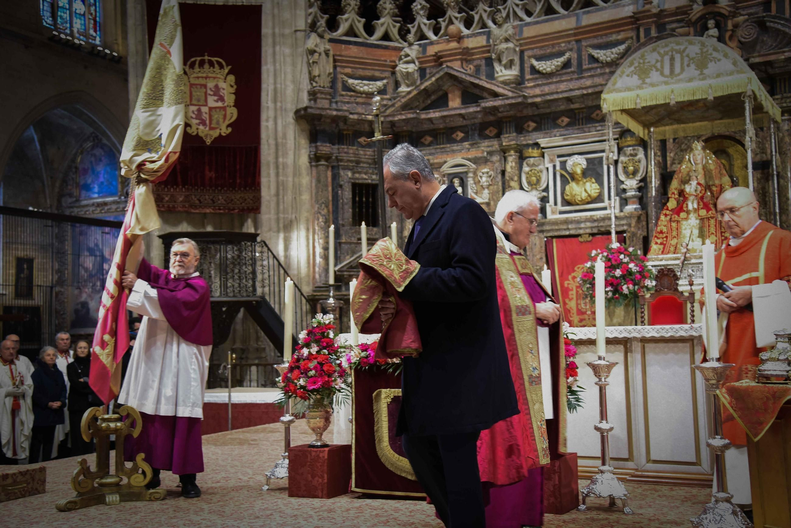 La espada de San Fernando, en la procesión de San Clemente